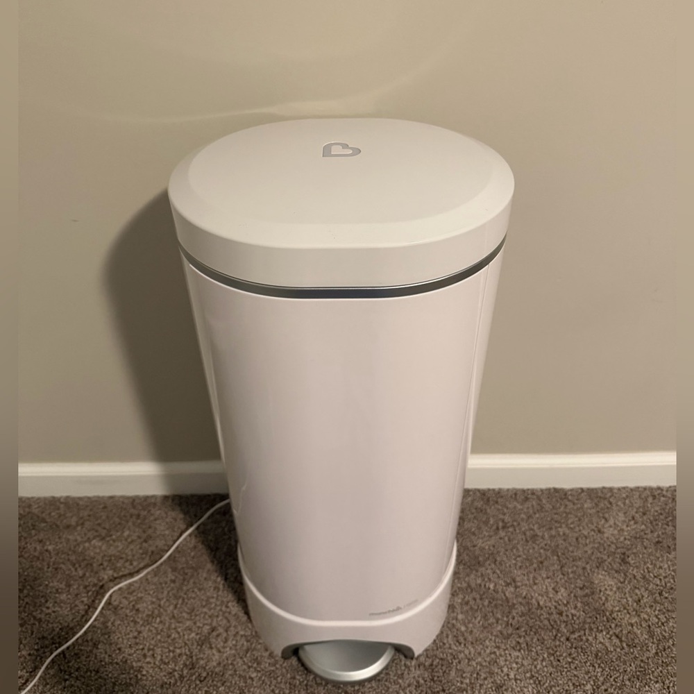 Munchkin UV Diaper Pail and Refill Rings